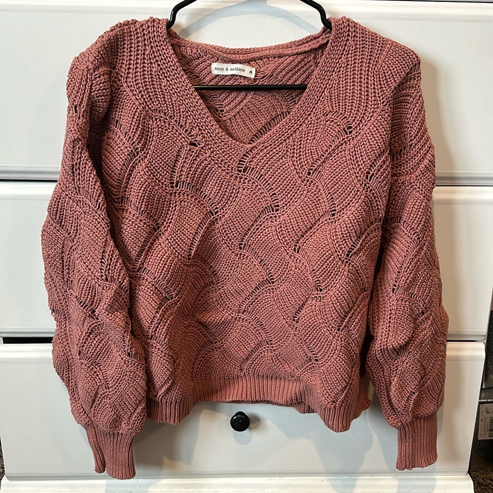 Chunky cropped pink sweater size medium